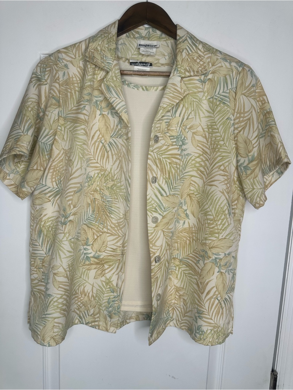 BonWorth Vintage 2 Pc Cream and Light Green Tropical Print Tank And Shirt